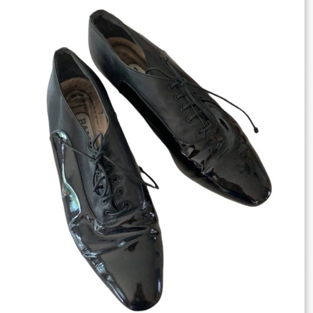 Vintage Bally Black patent leather lace up Oxford shoes